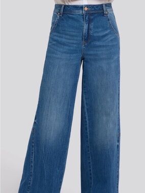 NYDJ flattering Wide Leg Jeans in Blue Denim- super soft and flattering EUC
